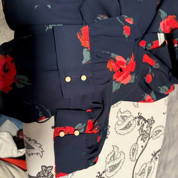 Aritzia Babaton Lucas Blouse - Picture 5 of 5